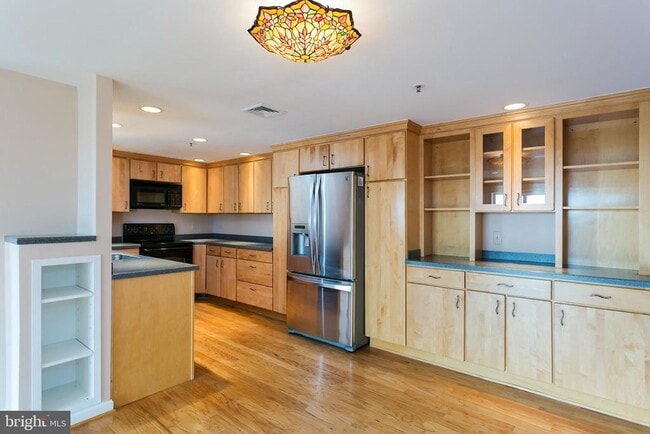 Photo - 250 S President St Unit 609