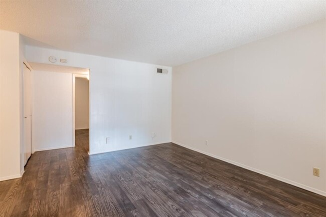 Photo - 3121 Speedway St Unit 106