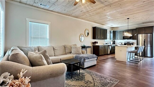 Photo - 374 Prince Dr