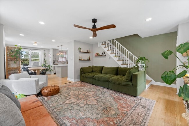 Photo - 646 N Monroe St