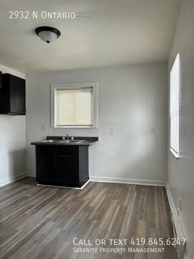2932 N Ontario-