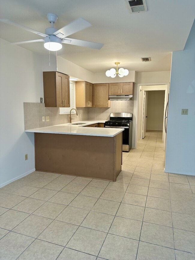 Kitchen - 1302 Thornridge Rd Unit A