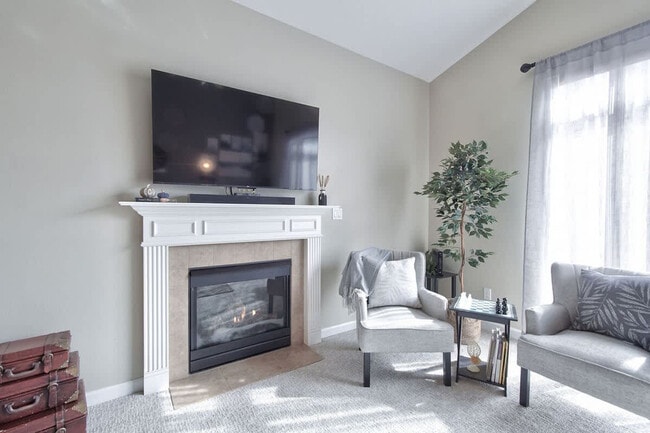 615 E Washington St Unit SI ID1550270P