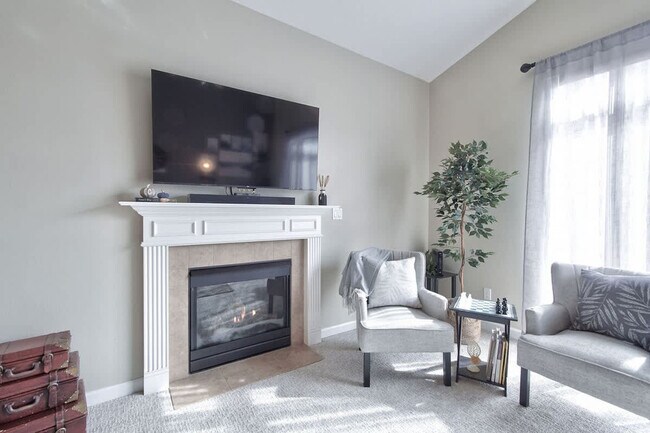 Photo - 615 E Washington St Unidad SI ID1550270P