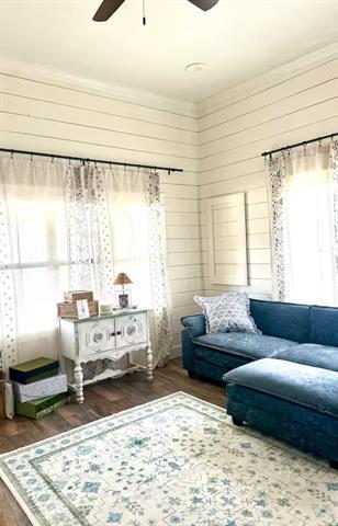 Photo - 608 N Belknap St