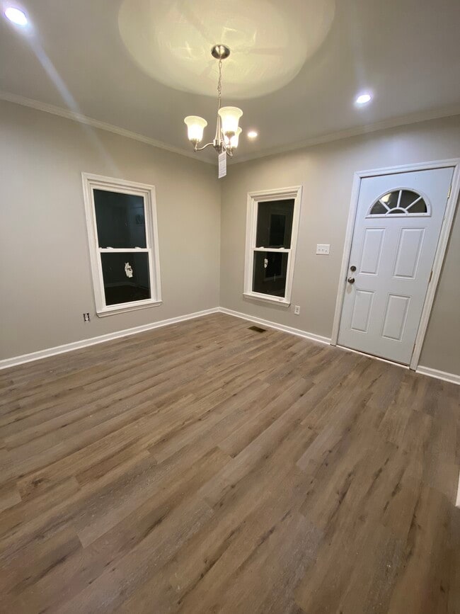 Photo - Yellow Fully Renovated Two Bedroom Cottage