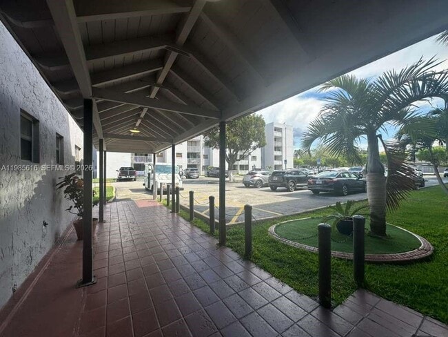 Photo - 8185 NW 7th St Unidad 319