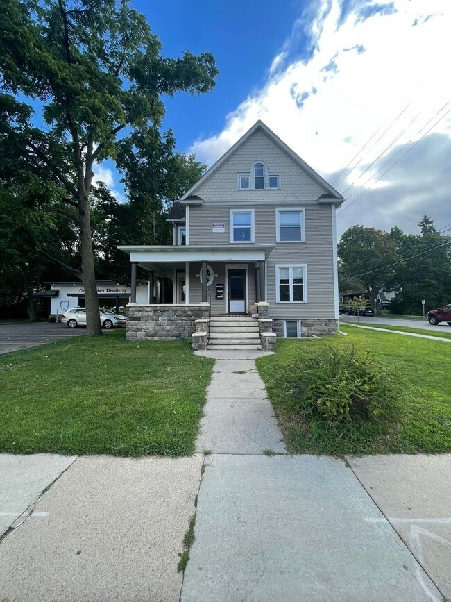 Building Photo - 1121 Packard St Unit House
