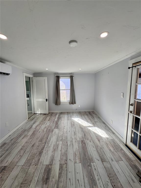 Photo - 622 Earle Ave N