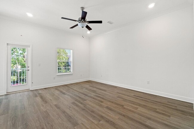 Building Photo - 212 Kara Lake Dr