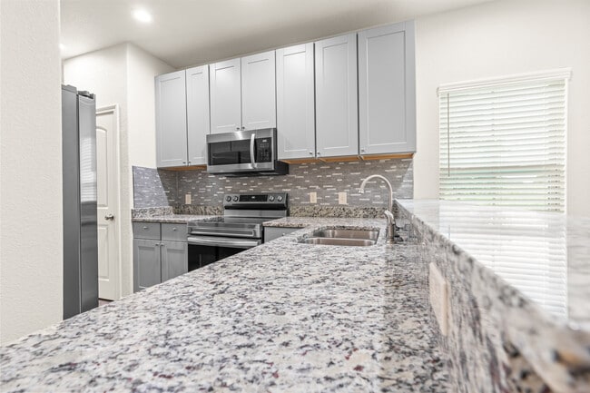 Photo - 525 E Spring Valley Rd