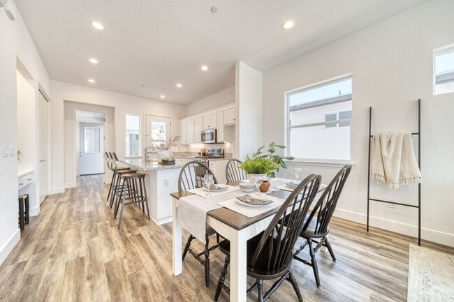 Building Photo - D60 Unit A