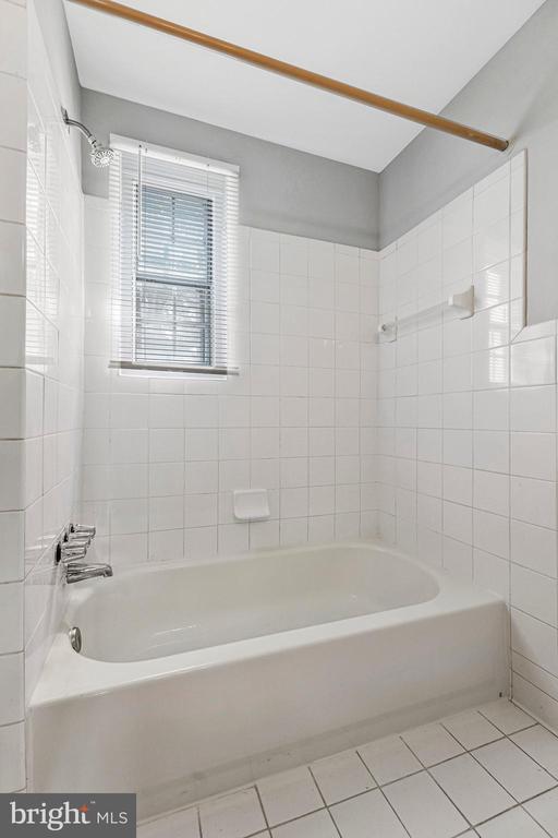 Photo - 1808 W Abingdon Dr Unit 301