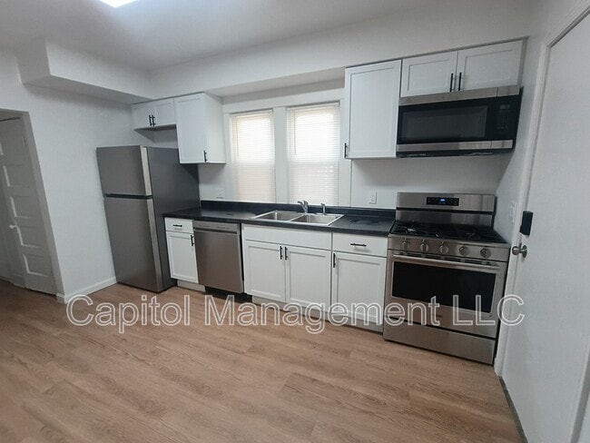 Photo - 1120 N Chestnut St Unit 1