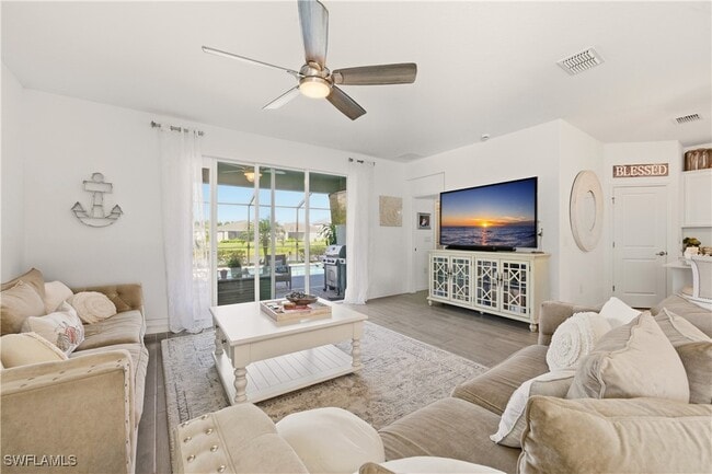 Photo - 2537 Kona Wy