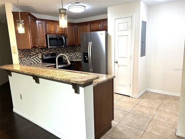 Photo - 2015 Erving Cir Unidad 208