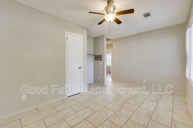 Photo - 1813 Alder Dr