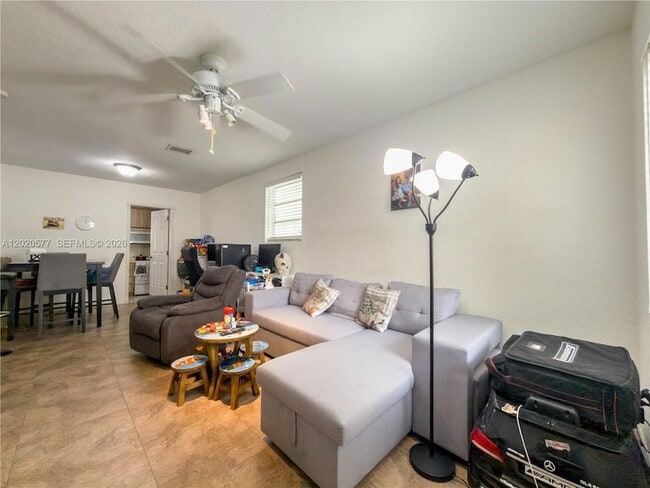 Photo - 410 Pinecrest Dr Unit B
