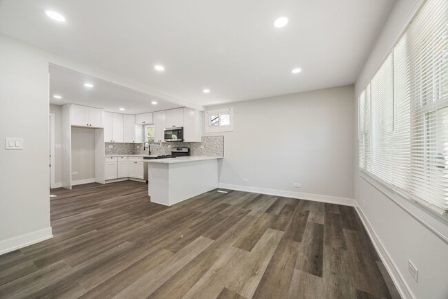 Photo - 16752 Artesian Ave