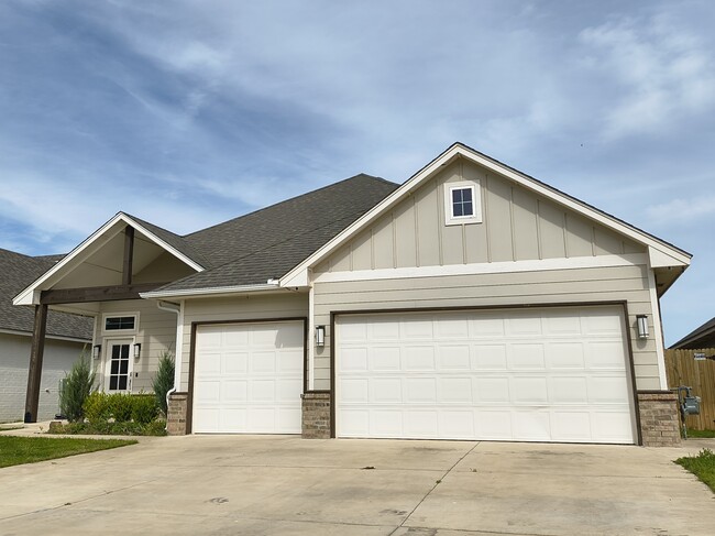 Photo - 2832 Wild Rose Ln