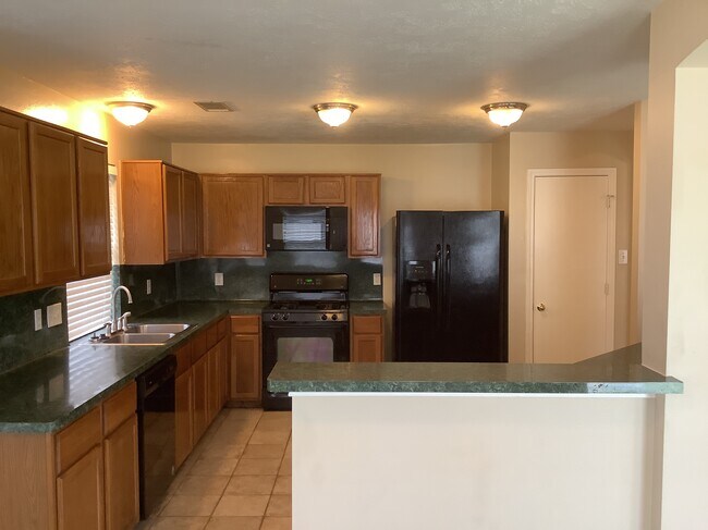 Photo - 1423 Hunter Green Ln