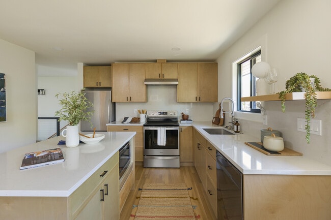 Photo - 3430 39th Ave W