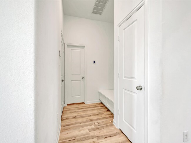 Photo - 10630 Cabot Trl