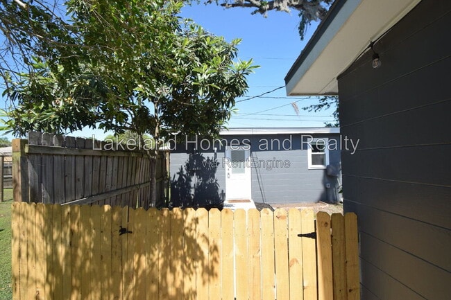 527 Garden Dr N Unit 2