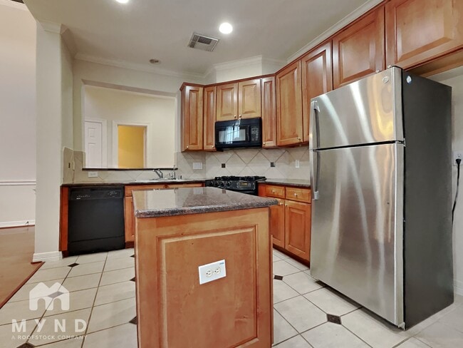 Photo - 1127 Enclave Square E