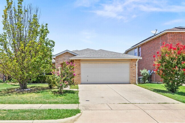 Building Photo - Spacious 3 Bedroom Home in Poynter Crossing