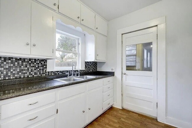 Photo - "Charming 2-Bed Oasis in the Heart of Austin's Vibrant 78704!"
