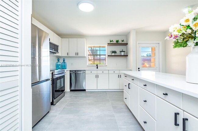 Photo - 604 Laconia Cir Unit B