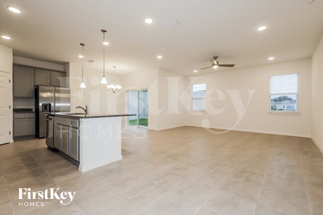 Photo - 515 Crown Rose Dr