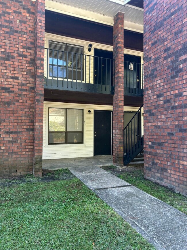 Building Photo - 251 Rast St