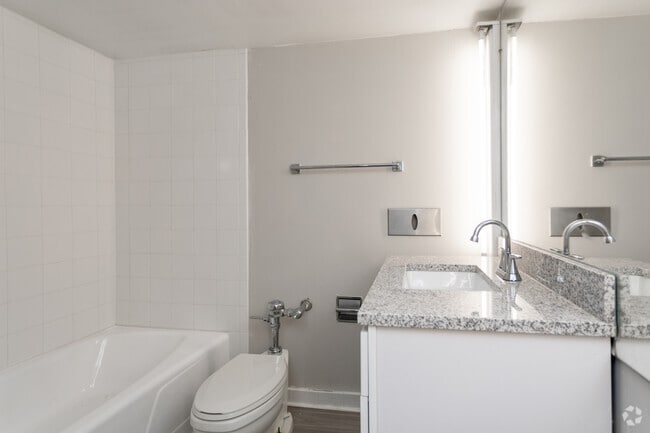 Studio- 320SF - District at West Market Student Housing