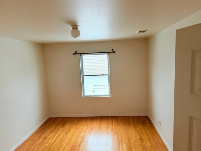 386 New St Unit 2