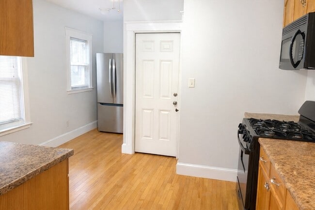 Photo - 14 Walter St Unit 1