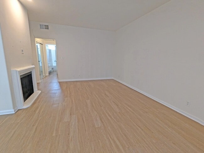 Photo - 912 Croft Ave Unidad 103