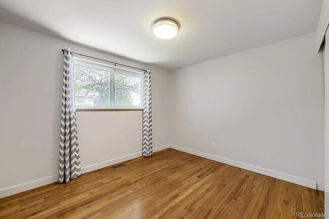 Photo - 1640 Buchtel Blvd S