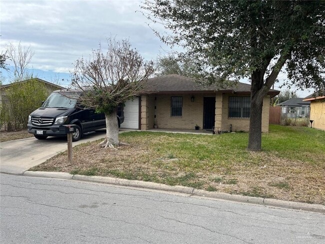 108 W La Quinta Dr