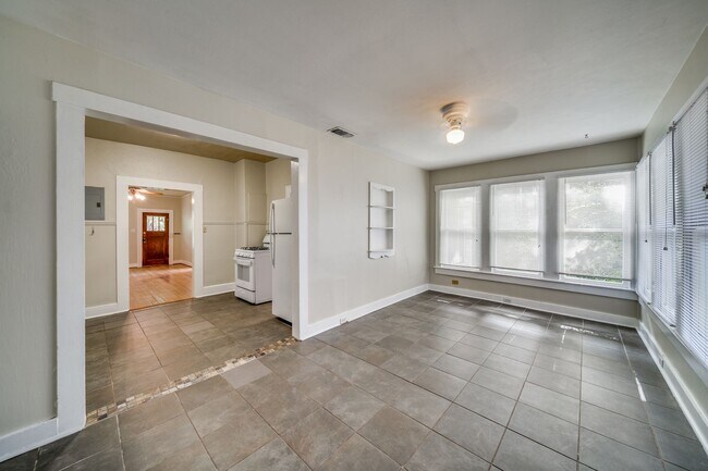 Photo - CHARMING 2-BEDROOM ALAMO HEIGHTS COTTAGE
