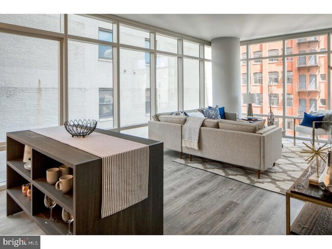 Building Photo - 1213 Walnut St Unit 1B-1714 Rental