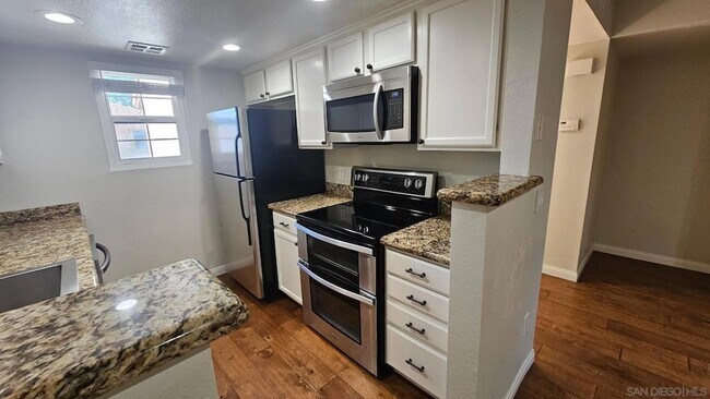 12091 Alta Carmel Ct Unidad 10