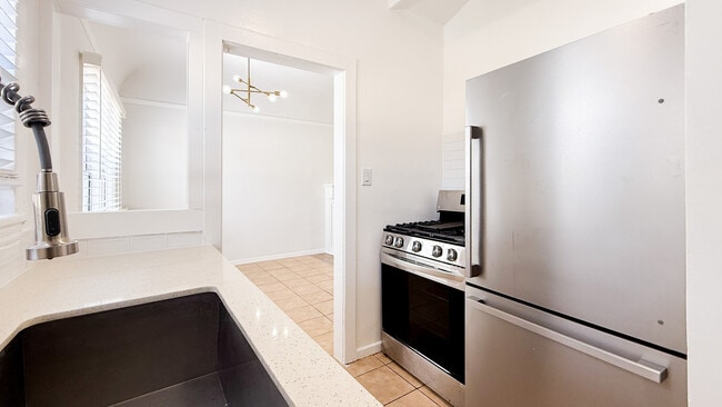 Photo - 209 N Berendo St Unit 3/4