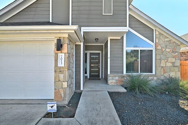 Photo - 7013 Brick Slope Path