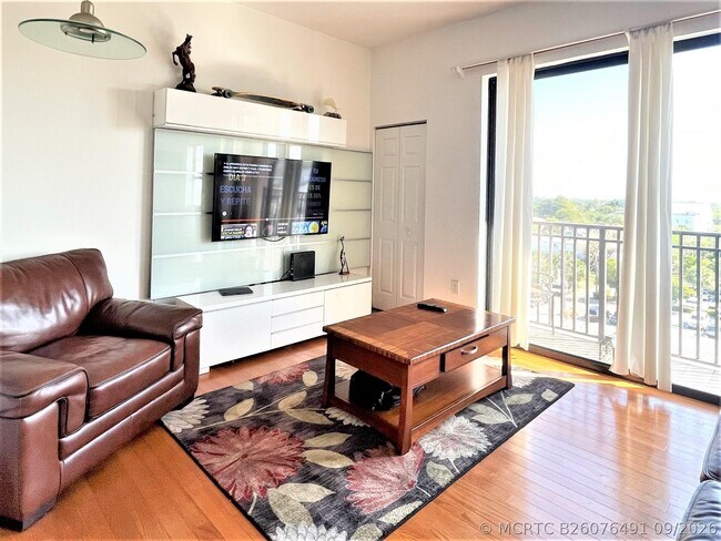 Photo - 511 Lucerne Ave Unit 616