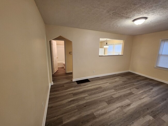 Photo - Adorable 2 bedroom with updates and washer/dryer hook-ups