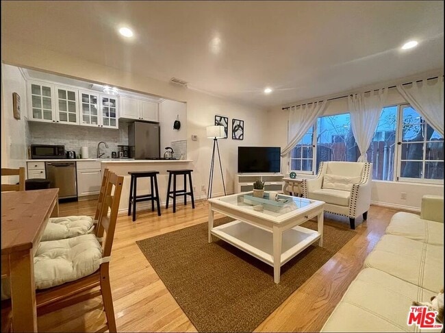Photo - 834 Lincoln Blvd Unit 1