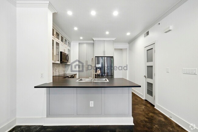 Building Photo - 4414 Cedar Springs Rd Unit Apt 121