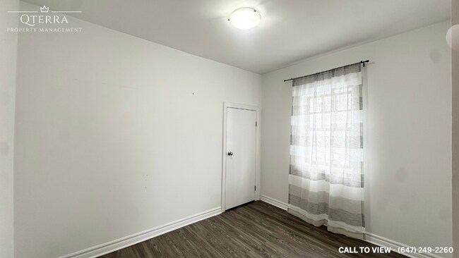 Photo - 981 Hackett St